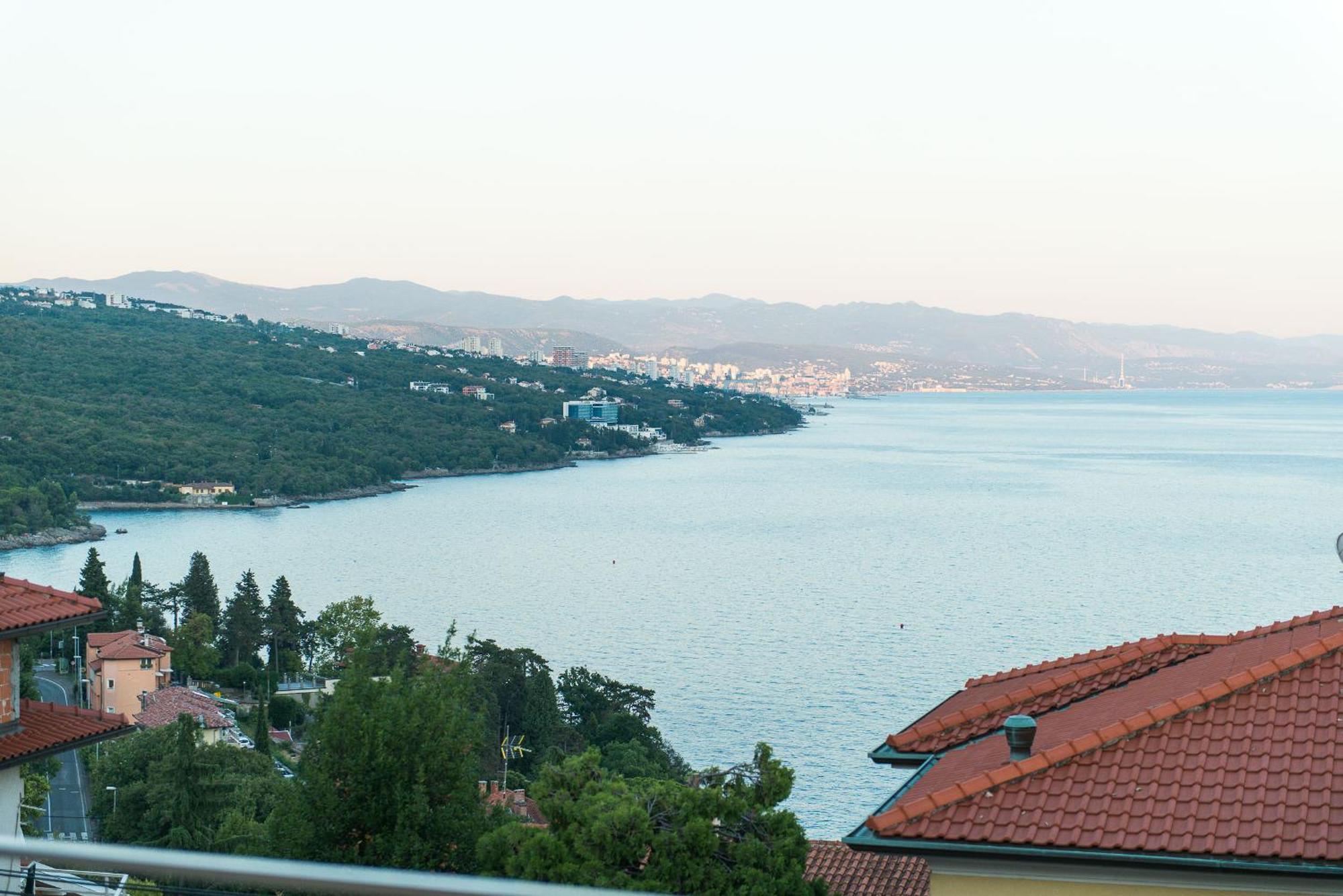 Premium Apartment With Beautiful Sea View, Short Walk To The Sea โอปาติยา ภายนอก รูปภาพ